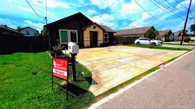 4518 Collins Rd, Houston, TX 77093 - photo 4