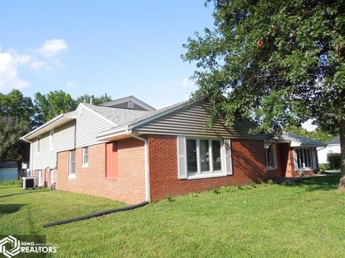 505 W Nishna Rd, Shenandoah, IA 51601 - photo 2