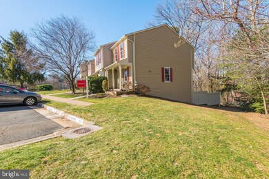 1639 Fieldthorn Dr, Reston, VA 20194 - photo 3