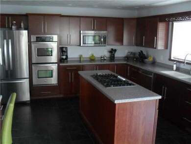 Kitchen. Plenty of beautiful cabinetry , Built in 