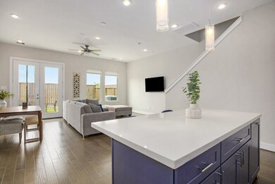 5518 Rosslyn Rd, Houston, TX 77091 - photo 6