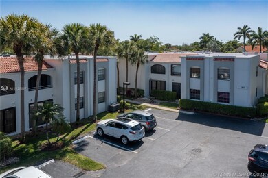 3571 Magellan Cir unit 3484, Miami, FL 33180 - photo 2