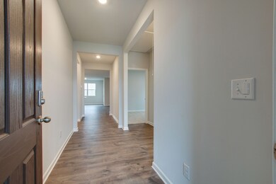 5016 Hunters Village Dr, Lebanon, TN 37087 - photo 2