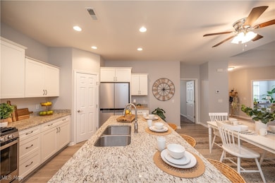 9264 Sharrott Rd unit 1803, Youngstown, OH 44514 - photo 3