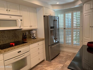 5132 N 31st Way unit 137, Phoenix, AZ 85016 - photo 3