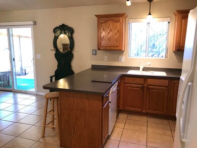 03a Kitchen (1)