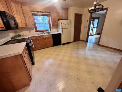 710 Chapel Hill Rd, Charlottesville, VA 22901 - photo 6