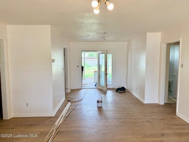 4316 31st St, Lubbock, TX 79410 - photo 3