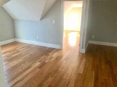 72 Pleasant St unit 2, Wakefield, MA 01880 - photo 3