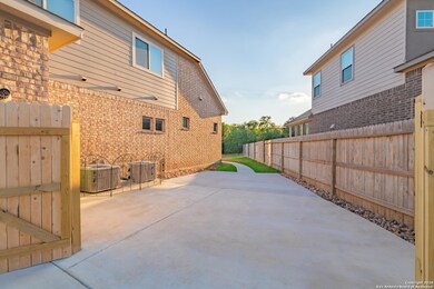 10574 Far Reaches Ln, Helotes, TX 78023 - photo 5