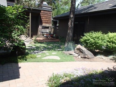 19341 Soda Springs Dr, Bend, OR 97702 - photo 4