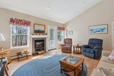 89 Cumberland Ln unit 8, Gorham, ME 04038 - photo 3