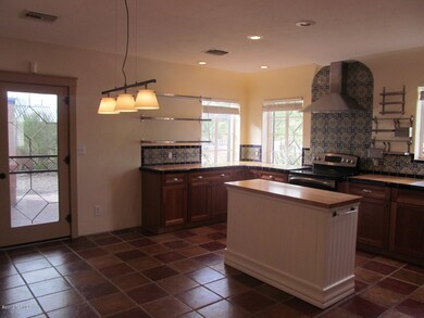 2100 E 10th St, Tucson, AZ 85719 - photo 7