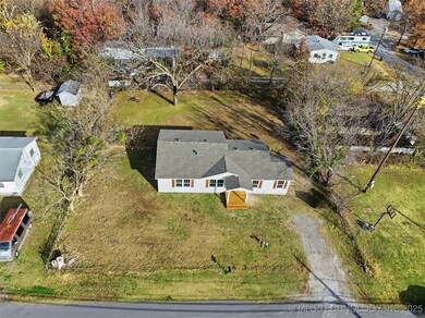 311 E Indiana, Kiefer, OK 74041 - photo 4
