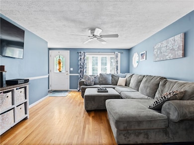 107 Hollow Tree Dr, Cranston, RI 02920 - photo 4