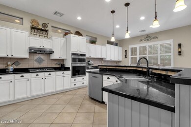 11-web-or-mls-2149-e-winchester-way