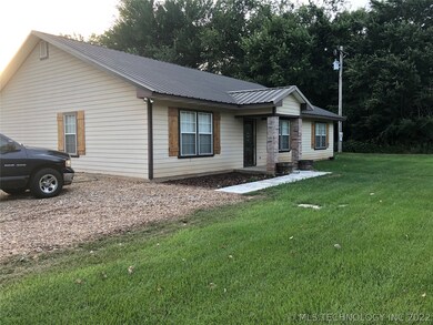 109 Third St, Hendrix, OK 74741 - photo 2