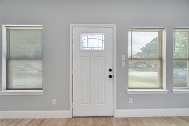 5754 Reed Rd unit B, Houston, TX 77033 - photo 3