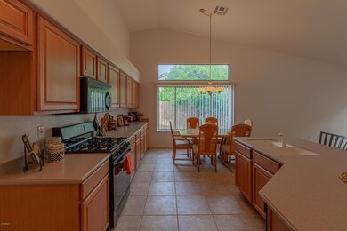 Kitchen W/huge island