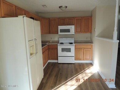 228 Lakewood Dr, Jacksonville, NC 28546 - photo 7