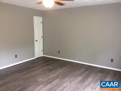 1388 5th St unit C, Waynesboro, VA 22980 - photo 4