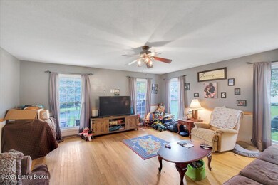 144 Pike Ln, Lebanon Junction, KY 40150 - photo 5