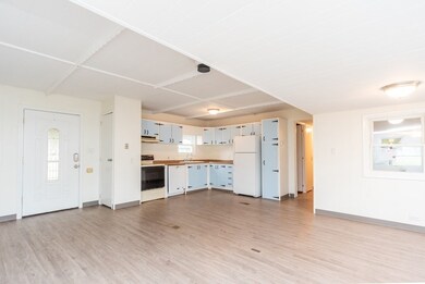 28 Christian Ave, Hudson, MA 01749 - photo 5