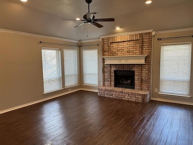 2751 Crystal Glenn Cir, Hurst, TX 76054 - photo 5