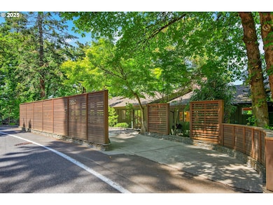 2850 SW Fairmount Blvd, Portland, OR 97239 - photo 2