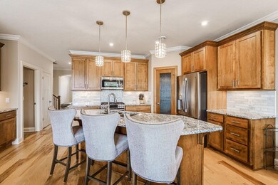 987 Irving Ct N, Lake Elmo, MN 55042 - photo 2