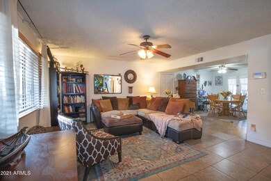 2809 N 8th lvg-dining