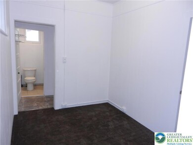 1428 Center St unit 1, Bethlehem, PA 18018 - photo 4