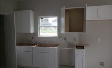 8033 Dyer St, Houston, TX 77088 - photo 6