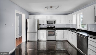 301 E 13th Ave, Ranson, WV 25438 - photo 7