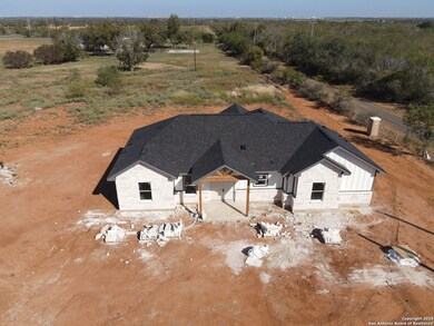 7303 Tiff Nicole, von Ormy, TX 78073 - photo 2