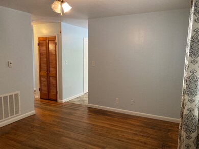 126 1/2 N 7th St, Cannelton, IN 47520 - photo 4