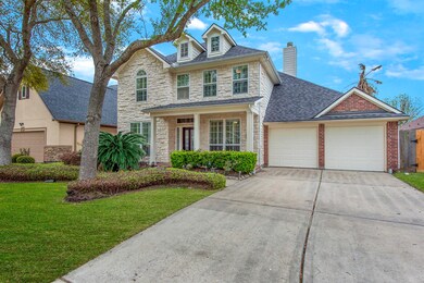 1551 Garden Lakes Dr, Friendswood, TX 77546 - photo 2