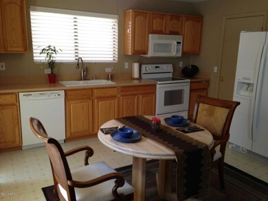 Granite countertop Eat in kitchen