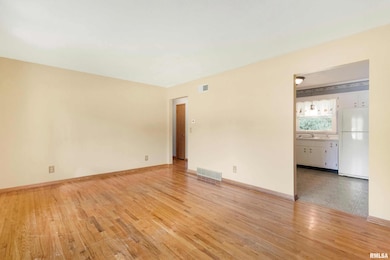 4329 N Pine St, Davenport, IA 52806 - photo 6