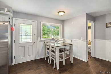 7047 Birchwood Dr, Mount Morris, MI 48458 - photo 7