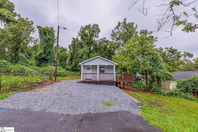 611 Hunters Ct, Laurens, SC 29360 - photo 4