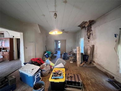 312 Maxwell St, Maxwell, IA 50161 - photo 7