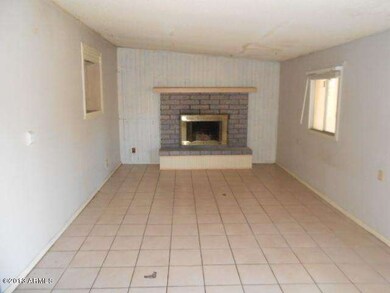 023-320315 Living Room