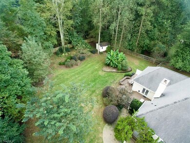 400 Holyoke Rd, Greensboro, NC 27406 - photo 4