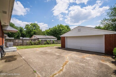 5320 Greenwood Road-05