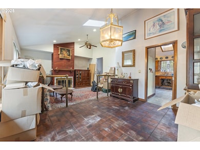 5947 SW Alfred St, Portland, OR 97219 - photo 4