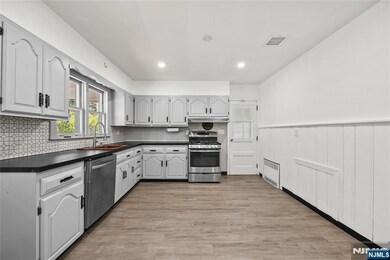 ACCESS TO PATIO & FLORIDA ROOM