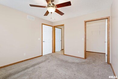1751 Stone Gate Cir, Davenport, IA 52807 - photo 5