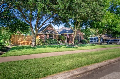 2312 Salisbury Ln, Alvin, TX 77511 - photo 2