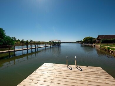 429 Mars Ct, Granbury, TX 76049 - photo 2